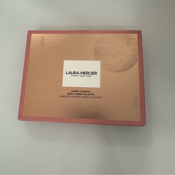 Laura Mercier Cheek Canvas Soft
Cheek Palette nwt - Picture 2 of 3